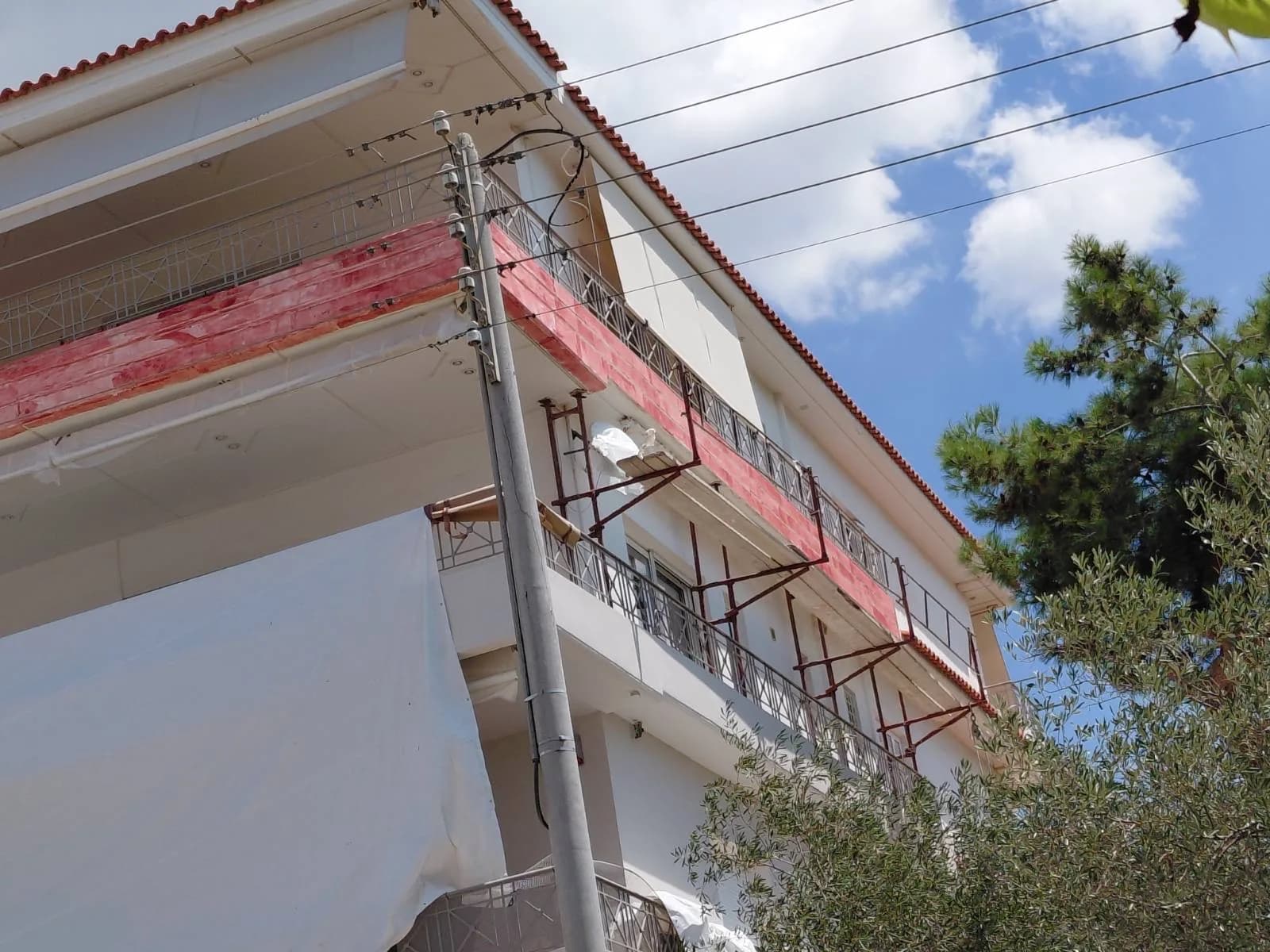 Γωνία θερμοπρόσοψης με συνέχεια συστήματος.